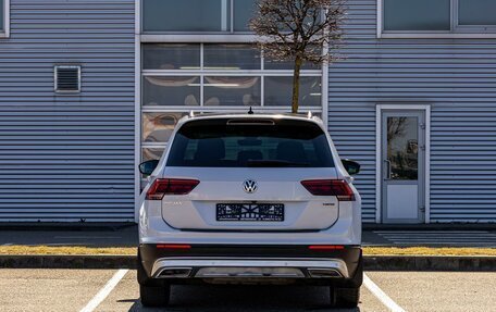 Volkswagen Tiguan II, 2019 год, 2 395 000 рублей, 5 фотография