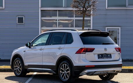 Volkswagen Tiguan II, 2019 год, 2 395 000 рублей, 4 фотография