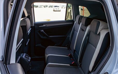 Volkswagen Tiguan II, 2019 год, 2 395 000 рублей, 17 фотография