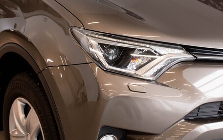 Toyota RAV4, 2017 год, 1 950 000 рублей, 7 фотография