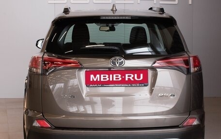 Toyota RAV4, 2017 год, 1 950 000 рублей, 4 фотография