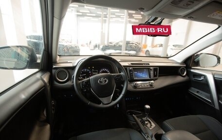 Toyota RAV4, 2017 год, 1 950 000 рублей, 11 фотография