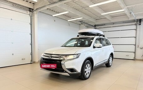Mitsubishi Outlander III рестайлинг 3, 2017 год, 1 849 000 рублей, 2 фотография