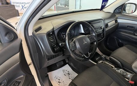 Mitsubishi Outlander III рестайлинг 3, 2017 год, 1 849 000 рублей, 10 фотография