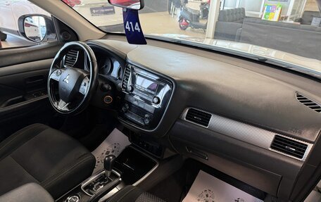 Mitsubishi Outlander III рестайлинг 3, 2017 год, 1 849 000 рублей, 13 фотография