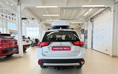 Mitsubishi Outlander III рестайлинг 3, 2017 год, 1 849 000 рублей, 5 фотография