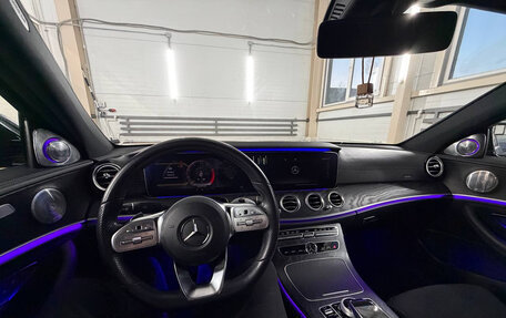 Mercedes-Benz E-Класс, 2019 год, 3 000 000 рублей, 8 фотография