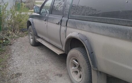 Mitsubishi L200 III рестайлинг, 2004 год, 750 000 рублей, 2 фотография