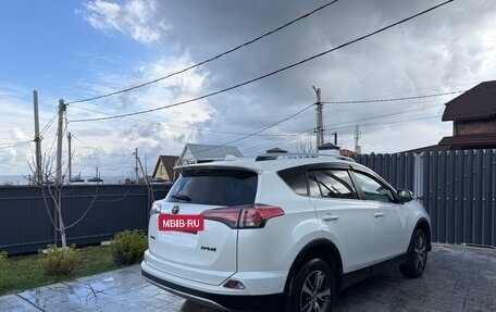 Toyota RAV4, 2016 год, 2 000 000 рублей, 5 фотография