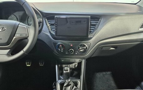 Hyundai Solaris II рестайлинг, 2018 год, 1 199 000 рублей, 12 фотография