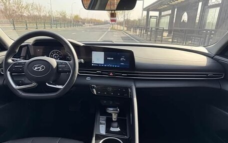 Hyundai Elantra, 2022 год, 1 300 888 рублей, 11 фотография