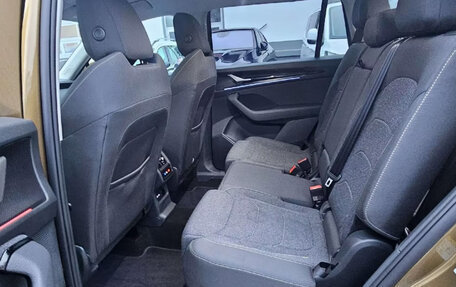 Skoda Kodiaq, 2025 год, 4 821 327 рублей, 13 фотография