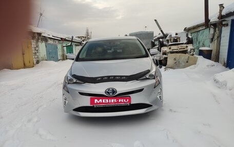 Toyota Prius IV XW50, 2017 год, 1 950 000 рублей, 5 фотография