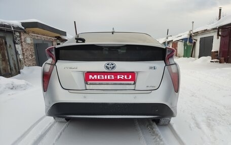Toyota Prius IV XW50, 2017 год, 1 950 000 рублей, 4 фотография