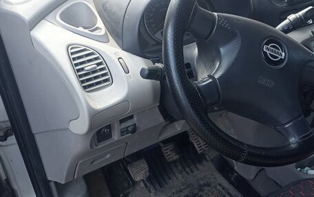 Nissan Almera Tino i, 2001 год, 170 000 рублей, 5 фотография