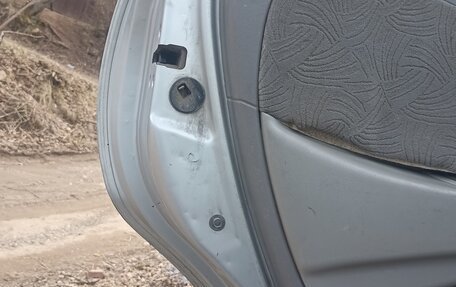 Nissan Almera Tino i, 2001 год, 170 000 рублей, 9 фотография