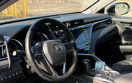 Toyota Camry, 2019 год, 3 100 000 рублей, 17 фотография