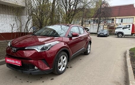 Toyota C-HR I рестайлинг, 2019 год, 2 700 000 рублей, 7 фотография