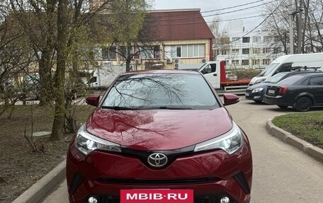Toyota C-HR I рестайлинг, 2019 год, 2 700 000 рублей, 2 фотография