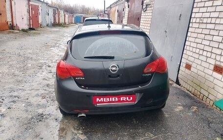 Opel Astra J, 2011 год, 440 000 рублей, 2 фотография