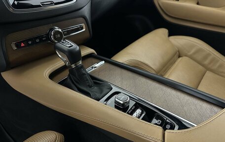 Volvo XC90 II рестайлинг, 2017 год, 3 750 000 рублей, 13 фотография