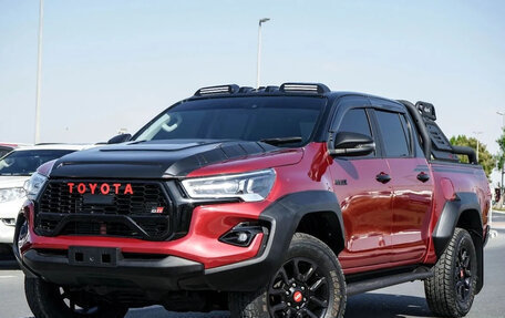 Toyota Hilux VIII, 2022 год, 5 000 000 рублей, 2 фотография