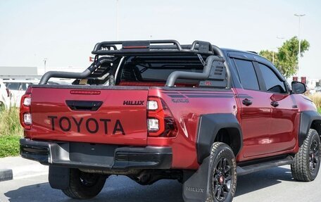 Toyota Hilux VIII, 2022 год, 5 000 000 рублей, 3 фотография