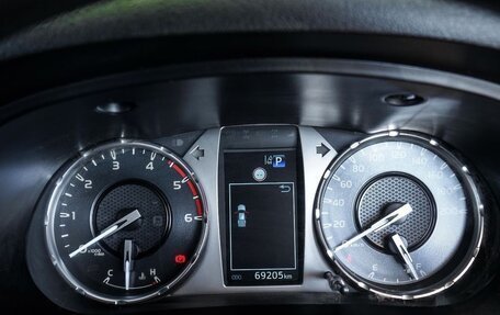 Toyota Hilux VIII, 2022 год, 5 000 000 рублей, 16 фотография
