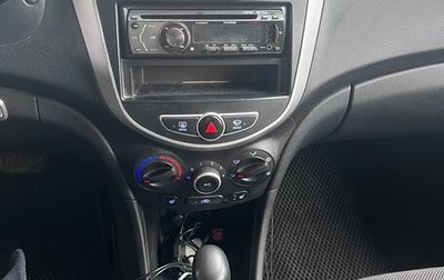 Hyundai Solaris II рестайлинг, 2013 год, 800 000 рублей, 1 фотография