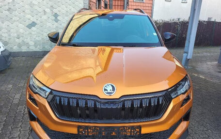 Skoda Karoq I, 2022 год, 3 658 469 рублей, 2 фотография