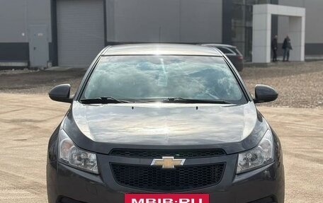 Chevrolet Cruze II, 2011 год, 909 000 рублей, 2 фотография