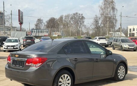 Chevrolet Cruze II, 2011 год, 909 000 рублей, 5 фотография