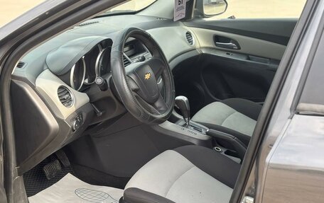 Chevrolet Cruze II, 2011 год, 909 000 рублей, 9 фотография