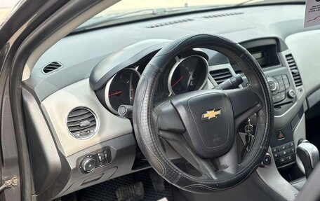 Chevrolet Cruze II, 2011 год, 909 000 рублей, 10 фотография