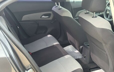Chevrolet Cruze II, 2011 год, 909 000 рублей, 17 фотография