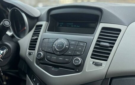 Chevrolet Cruze II, 2011 год, 909 000 рублей, 14 фотография
