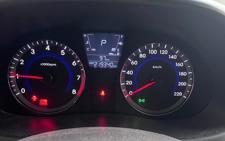 Hyundai Solaris II рестайлинг, 2013 год, 800 000 рублей, 2 фотография