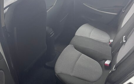 Hyundai Solaris II рестайлинг, 2013 год, 800 000 рублей, 7 фотография
