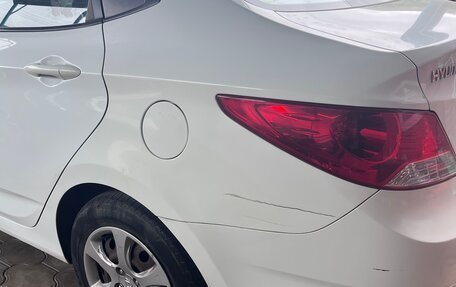 Hyundai Solaris II рестайлинг, 2013 год, 800 000 рублей, 10 фотография