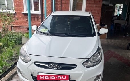 Hyundai Solaris II рестайлинг, 2013 год, 800 000 рублей, 11 фотография
