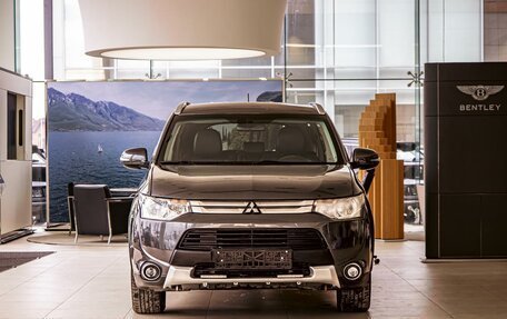 Mitsubishi Outlander III рестайлинг 3, 2014 год, 1 175 000 рублей, 2 фотография