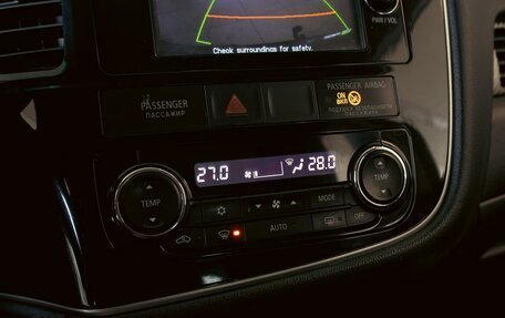 Mitsubishi Outlander III рестайлинг 3, 2014 год, 1 175 000 рублей, 15 фотография