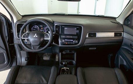 Mitsubishi Outlander III рестайлинг 3, 2014 год, 1 175 000 рублей, 16 фотография