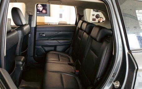 Mitsubishi Outlander III рестайлинг 3, 2014 год, 1 175 000 рублей, 17 фотография