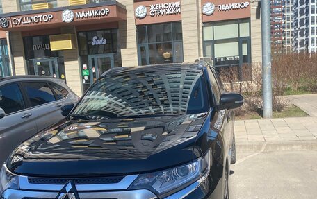 Mitsubishi Outlander III рестайлинг 3, 2022 год, 3 100 000 рублей, 6 фотография