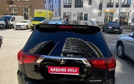 Mitsubishi Outlander III рестайлинг 3, 2022 год, 3 100 000 рублей, 4 фотография