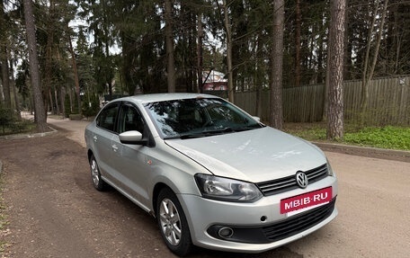 Volkswagen Polo VI (EU Market), 2011 год, 390 000 рублей, 2 фотография