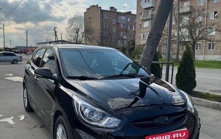 Hyundai Solaris II рестайлинг, 2012 год, 950 000 рублей, 3 фотография