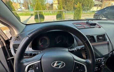 Hyundai Solaris II рестайлинг, 2012 год, 950 000 рублей, 15 фотография