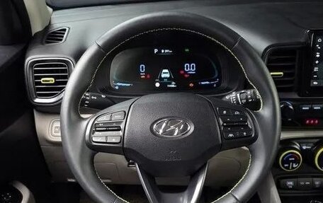 Hyundai Venue I, 2023 год, 2 080 000 рублей, 8 фотография